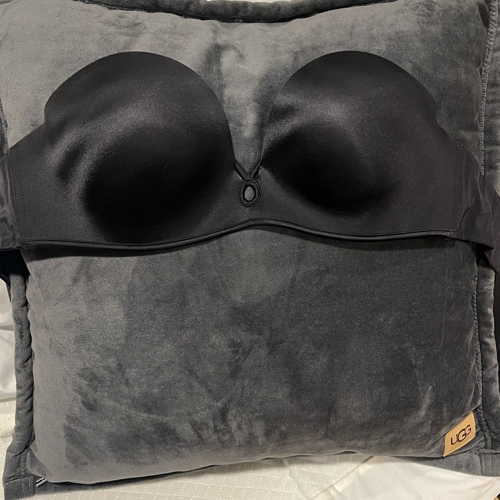 Victoria’s Secret Bombshell Push-up Strapless Bra